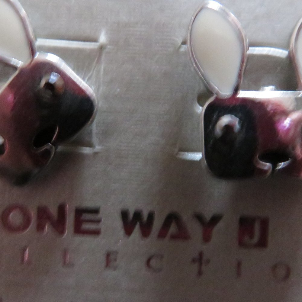 ONE WAY COLLECTION- RABBIT POST EARRINGS -